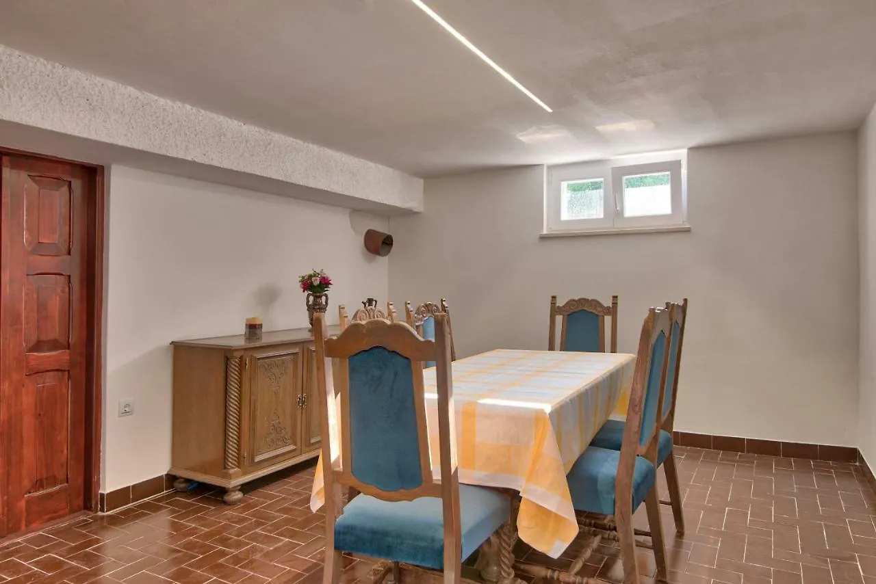 9 Bedroom Villa In Medulin