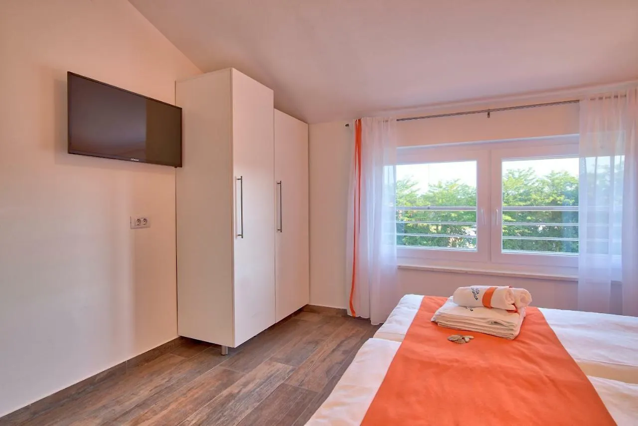 9 Bedroom Villa In Medulin