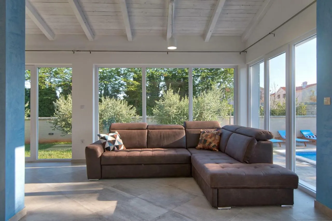 9 Bedroom Villa In Medulin
