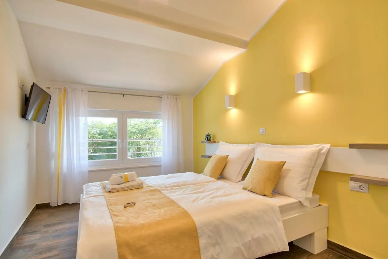 9 Bedroom Villa In Medulin Croacia
