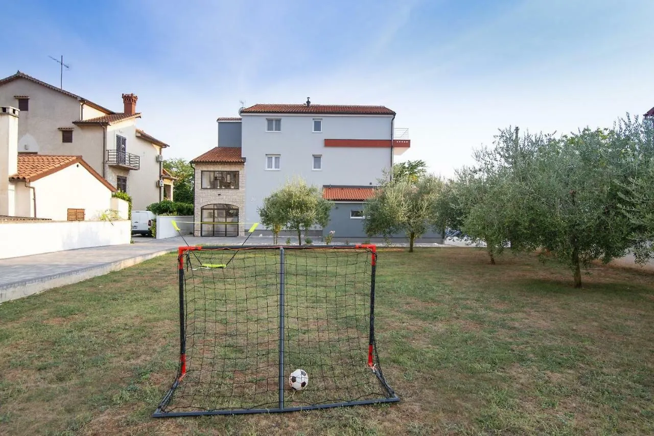 9 Bedroom Villa In Medulin