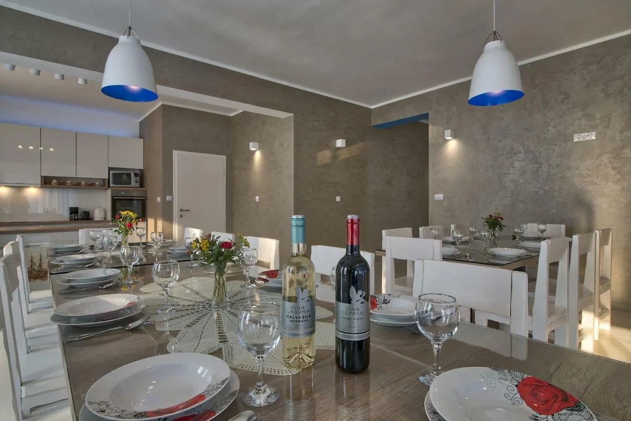 9 Bedroom Villa In Medulin